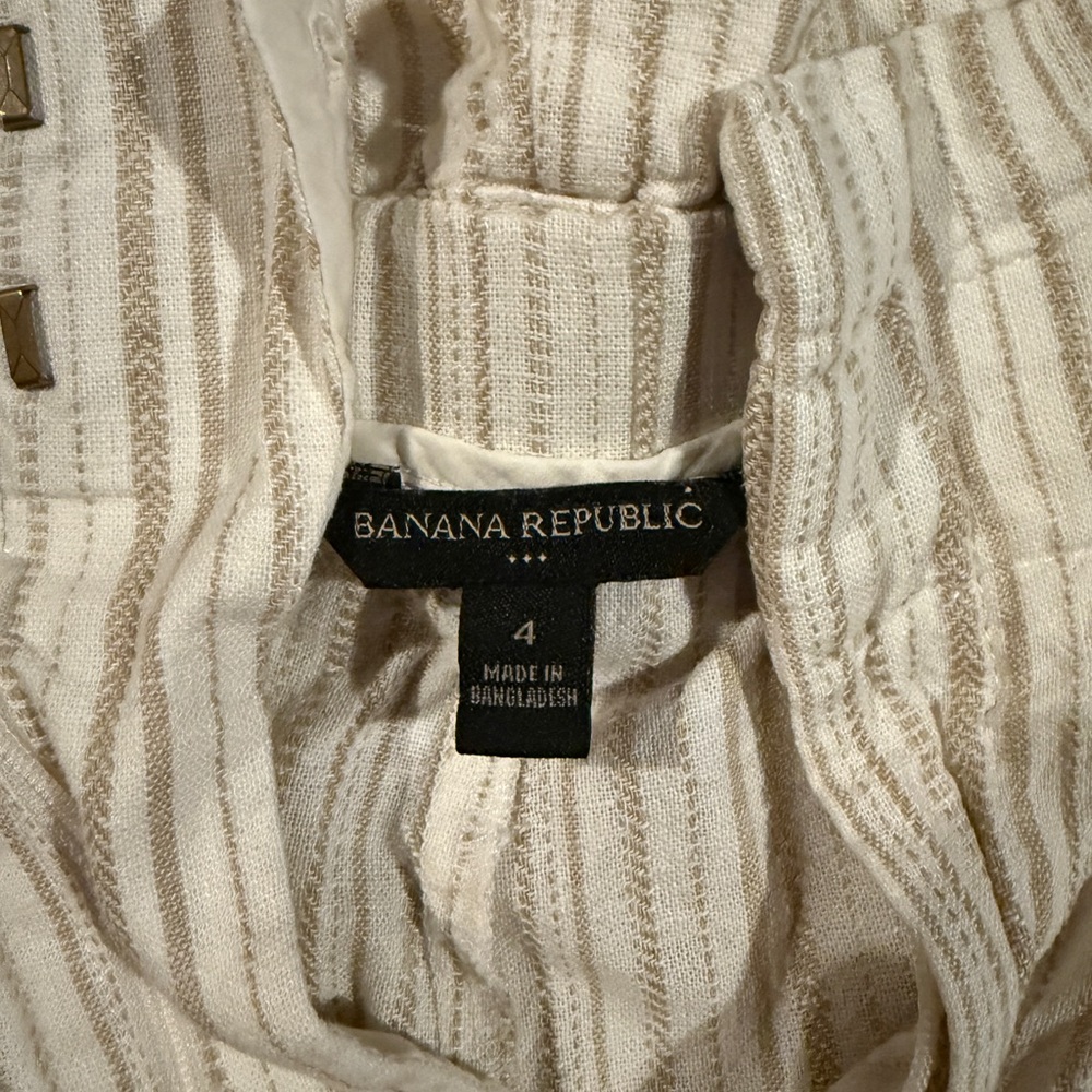 Banana Republic belted shorts - EUC! - Picture 2 of 3